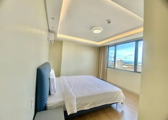 Center Business Hotel-near Airport And Pitx Manille