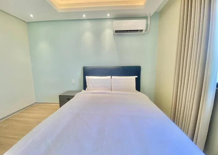 Hotel Center Business Hotel-near Airport And Pitx 2*